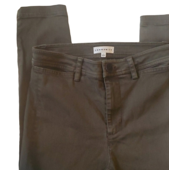 Aritzia Community High rise jean -size 4 - Picture 1 of 5
